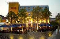 Abendstimmung am 4-Sterne Stadthotel Straubing (Genießen Sie ein paar erholsame Urlaubstage in Straubing.)