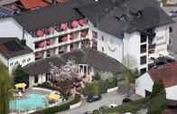Hotelansicht von oben 4-Sterne Hotel Antoniushof Ruhstorf an der Rott Passauer Land Niederbayern (Hotelansicht vom 4-Sterne Hotel Antoniushof in Ruhstorf an der Rott im Passauer Land in Niederbayern.)