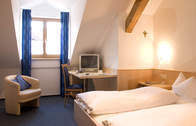 Gästezimmer im Landhotel Geyer im Altmühltal, Bayern (Gemütlich eingerichtete Gästezimmer im Landhotel Geyer im Altmühltal laden zum Relaxen ein.)